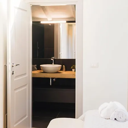 Residenza Carlotta - Luxury And Design Beside Arno Villa